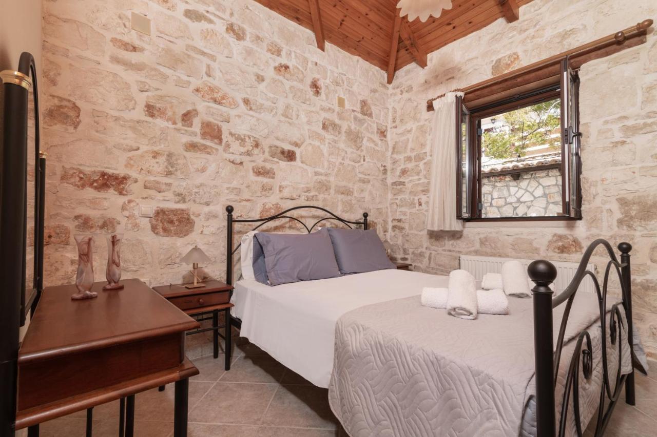 Vozas Villas - Traditional Houses With Great View Tragaki Esterno foto