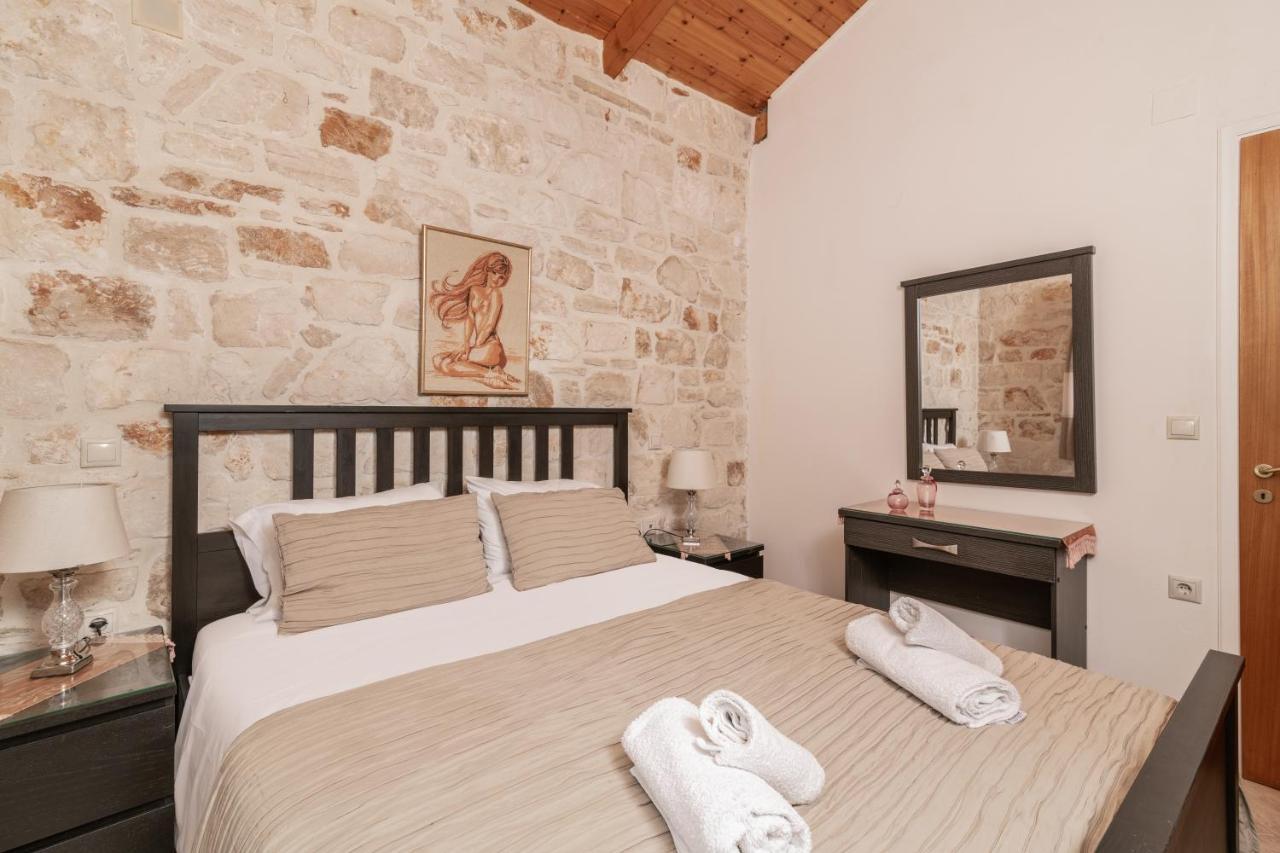 Vozas Villas - Traditional Houses With Great View Tragaki Esterno foto